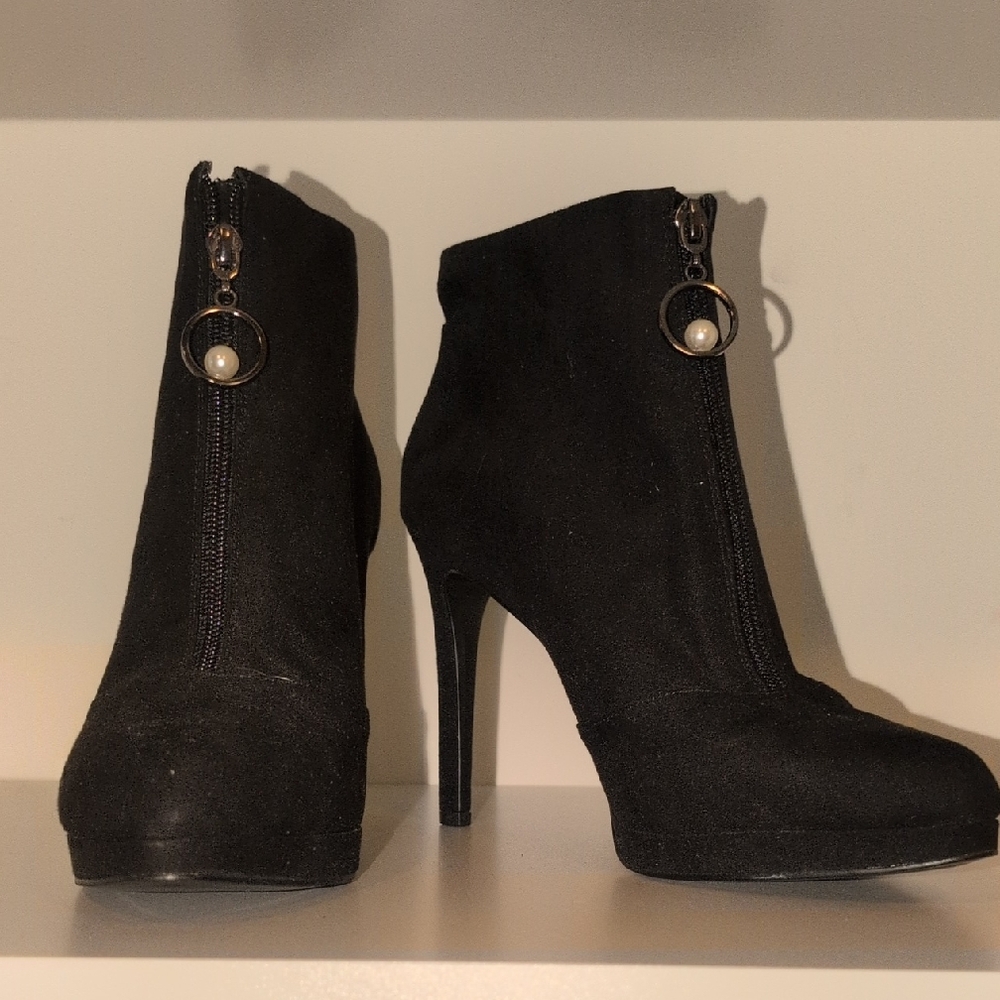 Nine West Black Heeled Boots with Pearl Accent